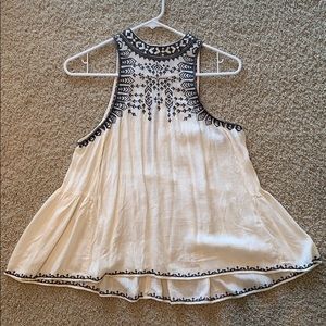 Tank w/ back clasp and peek hole